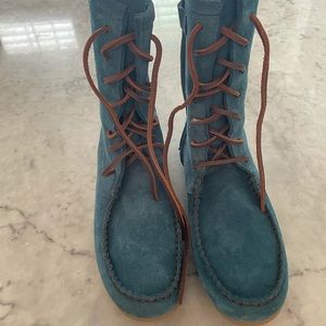 Belle Chiara suede boots